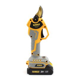 Аккумуляторный секатор DeWalt DCMPP560P2 Digital (24V, 5AH) с экраном в кейсе