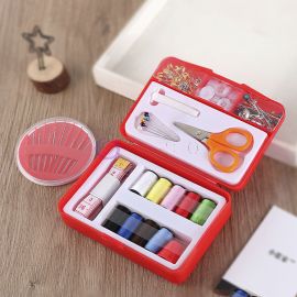Швейный комплект набор для шитья в пластиковом кейсе Insta sewing kit tasy to thread (205)